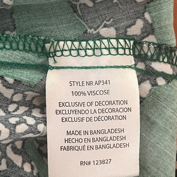 Green Patterned Women's Dress - Picture 10 of 10